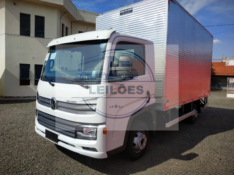 Volkswagen Delivery 10-160 E - 4x2 - 2020 - Baú