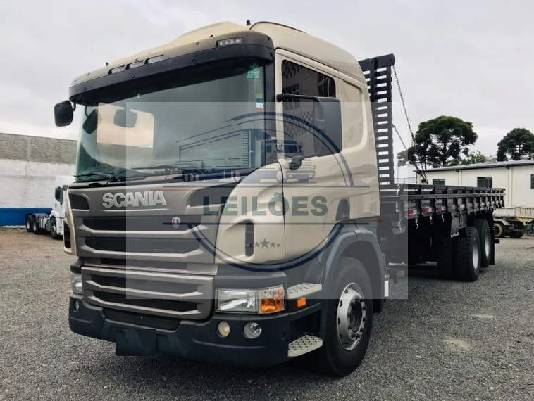 Scania P250 - 6x2 - 2012 - Carroceria